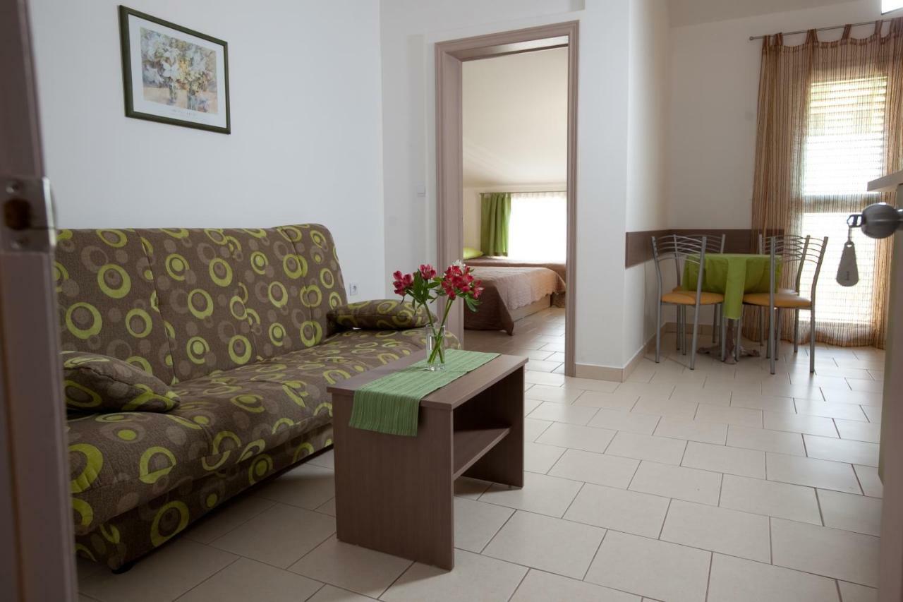 Apartments Smiljka II Tučepi Exterior foto