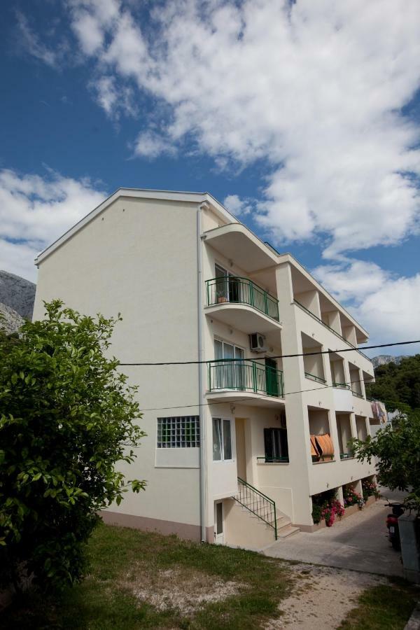 Apartments Smiljka II Tučepi Exterior foto